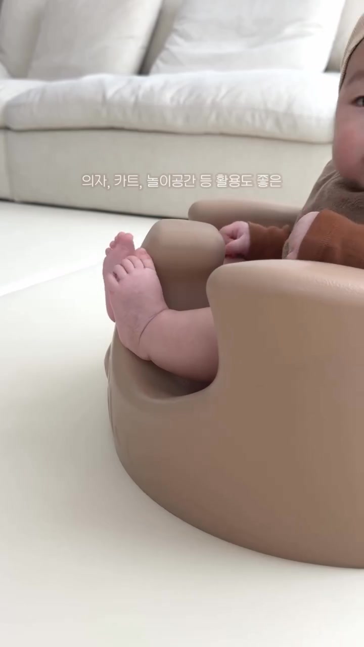 [🆕🇻🇳] Dailybebe-store -Baby & Mom – Đồ dùng mẹ và bé – đồ chơi cao cấp Korea , Us/Uk Chính Hãng🧑‍🧒❤️️👶⭐️  GHẾ ĐA NĂNG #KOALA 

    Về thiết kế: có 1 thân ghế, 1 khay ăn tháo lắp, 1 bệ xoay 4 bánh xe di chuyển, 1 tay cầm có thể xoay tròn trước sau đi kèm với 1  , shares-0✔️ , likes-2❤️️ , date-2025-02-15 19:56:09🇻🇳🇻🇳🇻🇳📰🆕