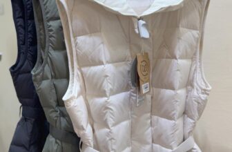 [???] NHAT HUY – Hàng hiệu xuất xịn ? Top1Fashion ?  Nepa ___ Gile nữ ___
• Gile lông vũ nữ full xịn __nhẹ tênh và có mũ cực tiện lợi .
• Size: trắng: 100-105
Đen: 95-100-105
Rêu: 90 , shares-0✔️ , likes-3❤️️ , date-2025-02-15 16:17:01????????