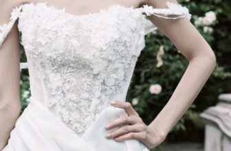 [🆕🇻🇳] La Rosa Bridal – Makeup – wedding dress and more ..! 🤵🏻 Top1Wedding 👰🏻  Váy cưới xẻ tà – biểu tượng của sự quyến rũ và táo bạo trong ngày trọng đại. Với thiết kế xẻ tinh tế , chiếc váy này không chỉ khoe trọn đôi chân thon thả  , shares-2✔️ , likes-4❤️️ , date-2025-02-17 18:35:55🇻🇳🇻🇳🇻🇳📰🆕