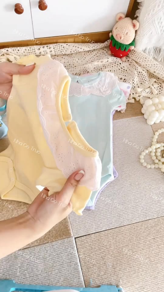 [🆕🇻🇳]  Nhà Cô Trúc-Chuyên: Bodysuit,sleep,Romper hàng Xuất dư các hãng xịn xò, hàng Qccc săn sale giá hời 🧑‍🧒❤️️👶⭐️ Gu bánh bèo của em bé nào đây ạ lên dáng cưng lắm luôn í
 Bodysuit phối ren Yampi siêu xịn xò
   #99k___99k___99k___1c

 Chất thun cotton mềm, co giãn tốt, , shares-0✔️ , likes-17❤️️ , date-2025-02-19 17:25:26🇻🇳🇻🇳🇻🇳📰🆕