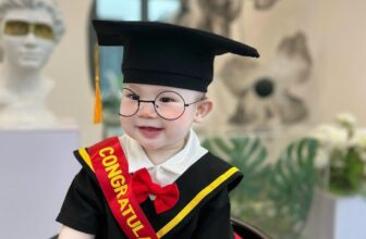 [🆕🇻🇳] Baby Closet luôn muốn được đồng hành cùng các mom chăm sóc, bảo vệ và yêu thương các con 🧑‍🧒❤️️👶⭐️ Em lên một set đồ đang hot rần rần thời gian qua đây ạ – Xin được gọi tên “SET TỐT NGHIỆP”Em lên ảnh để các bác xem cận form nha: cam kết form và chất đ , shares-0✔️ , likes-0❤️️ , date-2025-02-22 22:40:49🇻🇳🇻🇳🇻🇳📰🆕