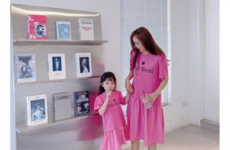 [🆕🇻🇳] Emikids – thời trang trẻ em xuất xịn – Sỉ lẻ thời trang trẻ em 🧑‍🧒❤️️👶⭐️ Em về mẫu váy mẹ và bé cực xinh
Màu Hồng hot trend năm nay
Dáng suông đuôi cá, chất liệu cotton mềm mát.Size bé 1y(10-13kg), 2y(13-15kg), 3y(15-17kg), 4y , shares-0✔️ , likes-0❤️️ , date-2025-02-17 22:37:59🇻🇳🇻🇳🇻🇳📰🆕