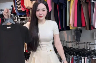 [🆕🇻🇳] Phương Linh Boutique -Chuyên cung cấp sỉ lẻ thời trang nữ thiết kế hot girl ,luôn cập nhật hàng trend 👕 Top1Fashion 👗  A923A-Áo thun cổ tròn
A923CV-Chân váy xếp ly cúc đồng
, shares-0✔️ , likes-1❤️️ , date-2025-02-20 16:30:39🇻🇳🇻🇳🇻🇳📰🆕