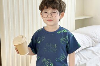 [🆕🇻🇳]  Door to door – Chuyên quần áo, giày dép và phụ kiện cho bé 😎❤️️⭐️ 𝐒𝐄𝐓 𝐏𝐇𝐎̂𝐍𝐆 𝐈𝐍 𝐓𝐑𝐀̀𝐍 𝐊𝐇𝐔̉𝐍𝐆 𝐋𝐎𝐍𝐆 𝐒𝐀̀𝐍𝐇 Đ𝐈𝐄̣̂𝐔
Chất liệu áo cotton mềm mịn, thoáng mát, kết hợp quần kaki mềm lên form chuẩn dáng
Thiế , shares-0✔️ , likes-0❤️️ , date-2025-02-20 02:46:27🇻🇳🇻🇳🇻🇳📰🆕