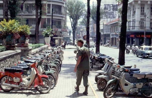 [🆕🇻🇳] Góc Xưa Nét Cũ ♥️️ Top1Life 📚  Sài Gòn xưa – Một bãi giữ xe chật kín chỗ tại khu vực trung tâm thành phố…
 , shares-0✔️ , likes-7❤️️ , date-2025-02-26 16:19:04🇻🇳🇻🇳🇻🇳📰🆕