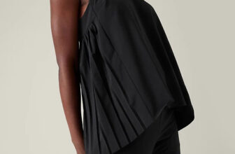 [???] TrucStore – Thời Trang Xuất Khẩu VNXK Cao Cấp _ New  ? Top1Fashion ?   Chiếc tank thiết kế với tà sau xòe rộng xếp li độc lạ, cổ tròn, phần nách rộng vừa phải thoải mái. Thích hợp mặc tập Yoga, gym,..
Chất mềm, nhẹ tênh mặc  , shares-0✔️ , likes-0❤️️ , date-2025-02-15 21:00:03????????