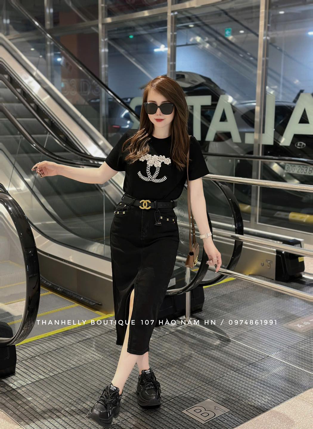 [🆕🇻🇳] Đặng Thanh Boutique 👕 Top1Fashion 👗  𝐄𝐦 𝐜𝐡𝐢̉𝐧𝐡 𝐚𝐩𝐩 𝐳𝐢̀ 𝐦𝐚̀ 𝐚̉𝐨 𝐳𝐚̣̂𝐲??
𝐃𝐚̣,𝐞𝐦 𝐜𝐡𝐢̉𝐧𝐡 𝐛𝐚̆̀𝐧𝐠 𝐚́𝐩 𝐥𝐮̛̣𝐜 𝐜𝐮𝐨̣̂𝐜 𝐬𝐨̂́𝐧𝐠 𝐚̣———————
Áo thun ChA.nel
Chân váy bò mềm ( co giãn)
Si , shares-1✔️ , likes-16❤️️ , date-2025-02-18 03:13:59🇻🇳🇻🇳🇻🇳📰🆕