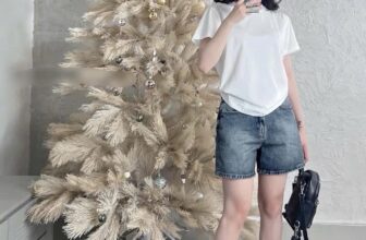 [???] ELIS Shop vnxk – 12 thiên hộ dương p1 Q. Gò vấp HCM  ? Top1Fashion ?  Short l e v i xám dư xinh xỉu
Hốt lẹ các chị ơi em này quá đẹp xịn xò short dang boy chữ A , lưng cao tôn dáng fom tây .
Con này cầm trên tay chất lừ full  , shares-0✔️ , likes-0❤️️ , date-2025-02-21 19:02:53????????