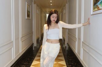 [???] Deplen – Quần áo  ? Top1Fashion ?  Chuẩn bị đồ đi chơi chưa người đẹp?Floral Sheer Pants – em quần có thiết kế lưng thấp, ống rộng trendy. Lớp vải ren xuyên thấu với hoạ tiết hoa lá xinh x , shares-0✔️ , likes-10❤️️ , date-2025-02-22 03:14:15????????