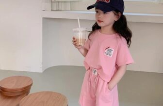 [???]  Thời trang trẻ em SamBon Kids  ?‍?❤️️?⭐️ Hãng Jam&Jenny Việt Nam thiết kế
Bao nét từng đường kim mũi chỉ
Giá 235k/ set
Size 1-10 tuổi(12-45kg)
, shares-0✔️ , likes-0❤️️ , date-2025-02-24 00:28:35????????