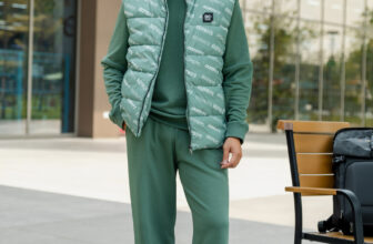 [🆕🇻🇳] Dugarco Collection Outlets 👕 Top1Fashion 👗  𝐆𝐈𝐋𝐄 𝐏𝐇𝐀𝐎 – 𝐀́𝐎 𝐀̂́𝐌 𝐓𝐈𝐄̣̂𝐍 𝐋𝐎̛̣𝐈!
Chất liệu vải poly chống nước và cản gió tối ưu, giữ ấm tuyệt đối
Thiết kế siêu nhẹ, thoải mái vận động
Kiểu dáng , shares-0✔️ , likes-1❤️️ , date-2025-02-21 03:00:08🇻🇳🇻🇳🇻🇳📰🆕