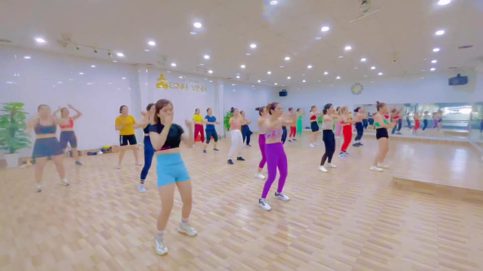 [🆕🇻🇳] Yoga – Fitness Đình Vinh – GYM – YOGA – ZUMBA – AEROBIC – MÚA CỔ TRANG – DANCE KID 🧘 Top1Yoga 🤸🏻‍♀️ Vu00cc SAO AEROBIC Lu1ea0I Lu00d4I CUu1ed0N PHu00c1I u0110u1eb8P?nu2757Bu00e0i tu1eadp u0111u01a1n giu1ea3n, ai cu0169ng cu00f3 thu1ec3 t , shares-0✔️ , likes-22❤️️ , date-2025-02-24 15:30:38🇻🇳🇻🇳🇻🇳📰🆕