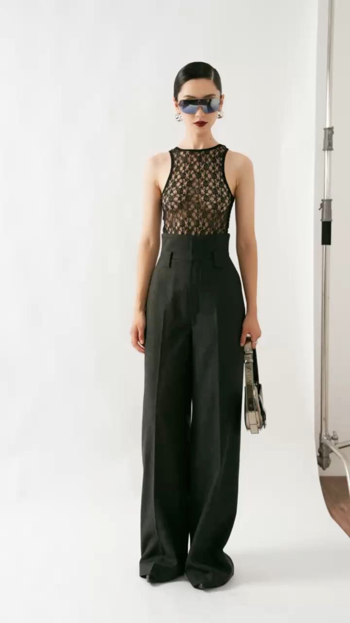 [???] Reina – Thiết kế & Thời trang  ? Top1Fashion ?  Với dấu ấn được thể hiện qua cách phối lạ mắt giữa chất liệu stretch lace & wool blend thời thượng, việc phối outfit cùng thiết kế 𝐀𝐥𝐝𝐚 𝐇𝐢𝐠𝐡-𝐑𝐢𝐬𝐞 𝐖𝐢𝐝𝐞-𝐋𝐞𝐠  , shares-0✔️ , likes-0❤️️ , date-2025-02-21 15:56:02????????