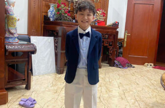 [🆕🇻🇳] TikTak House – Thời trang thiết kế cho bé 🧑‍🧒❤️️👶⭐️ Mua vest trên mạng mà vừa như may đo ạSet vest xanh navy, quần trắng, và sơ mi thêm nơ cổ vẫn được các mẹ ủng hộ mua nhiều ạHàng y hình 100% nên các mẹ , shares-0✔️ , likes-3❤️️ , date-2025-02-21 04:42:35🇻🇳🇻🇳🇻🇳📰🆕