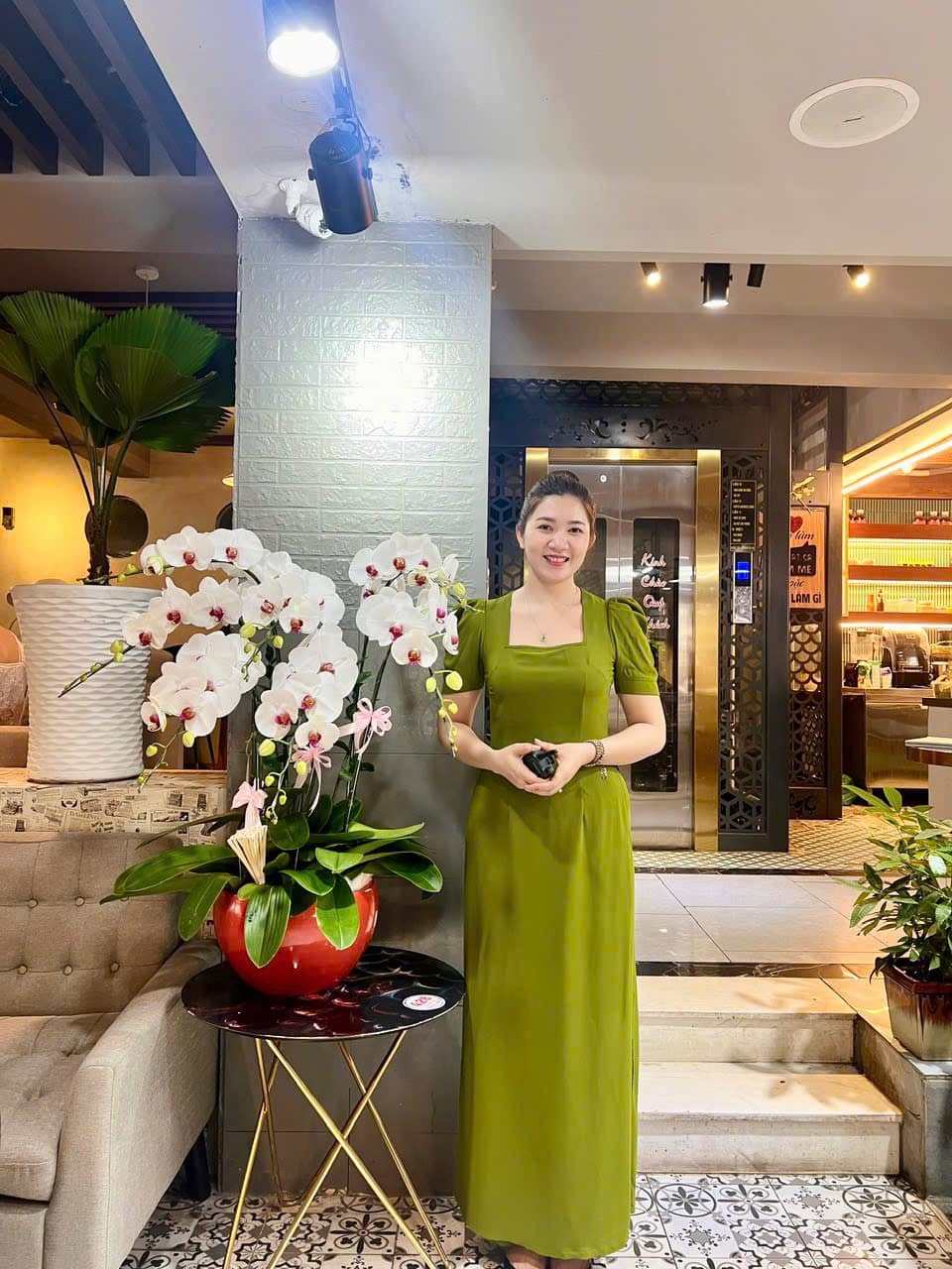 [☕️🇻🇳] Coffee Red 🥤 Top1Coffee ☕️ #GÓC_TÌM_ĐỒNG_ĐỘI
1⃣ CHUYÊN VIÊN – LỄ TÂN ( có ngoại hình )
CV chính : đón khách, CSKH VIP, giám sát khu vực, tư vấn các , shares-0✔️ , likes-21❤️️ , date-2025-02-26 01:55:41🇻🇳🇻🇳🇻🇳📰🆕