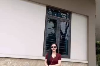 [???] Nga Boutique – Chuyên Sỉ Lẻ Thời Trang Quảng Châu  ? Top1Fashion ?  Chân váy dáng A bồng nhẹ cạp cao tôn dáng chất vitex tuyết mưa 3 lớp Có 4 màu: Đen – Trắng- Be- Ghi Thiết kế khoá kéo phía sau, có 2 túi sườn, có quần bảo  , shares-0✔️ , likes-0❤️️ , date-2025-02-25 03:56:21????????