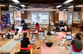 Hương Anh Fitness & Yoga  🧘Top1Yoga🧘   KIẾN TẠO CHUỖI CÙNG MASTER RAJAKhóa đào tạo Huấn luyện viên Yoga 200h Quốc tế – K118
Học Yoga không chỉ là thực hành động… , shares-1✔️ , likes-17❤️️ , date-2025-02-08 23:34:09🇻🇳🇻🇳🇻🇳📰🆕