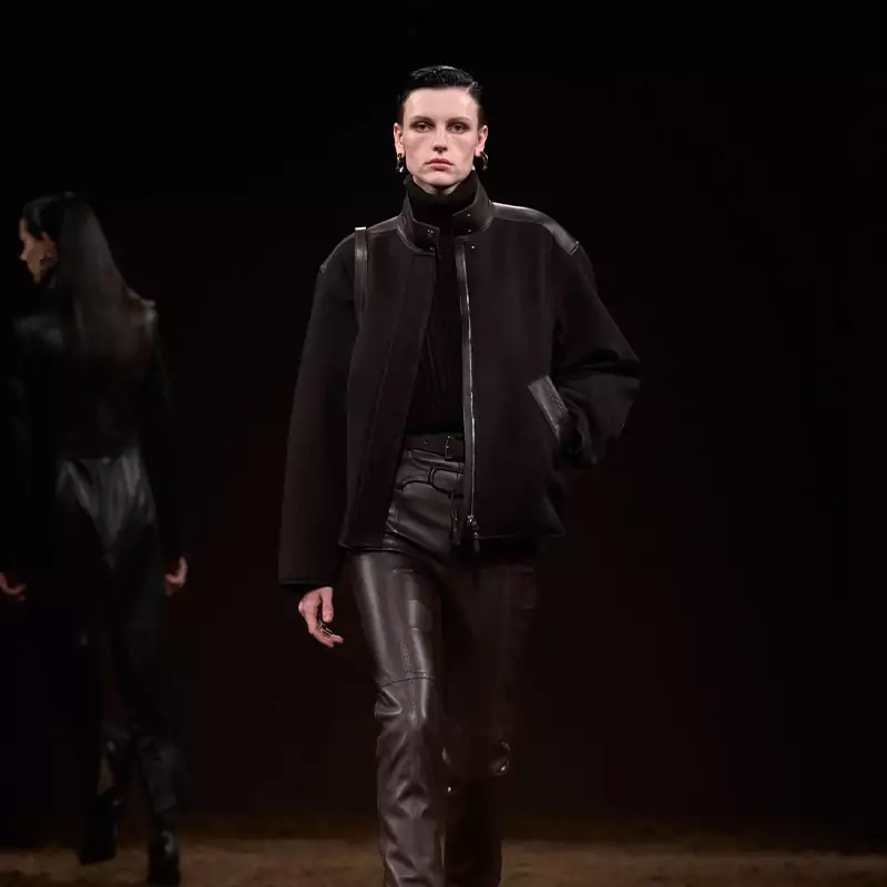 [🛒🇻🇳]HERMÈS THU – ĐÔNG 2025: “50 SẮC THÁI ĐEN” CỦA NADÈGE VANHÉE – Tamson – , SKU – – tamsonvn.com 🇻🇳🛒Top1Shop🛒 🇻🇳Top1Vietnam🇻🇳 🛍🛒🇻🇳