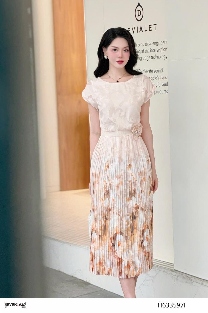[🛒🇻🇳]Đầm xoè tơ ngắn tay dập ly be hoạ tiết hoa thời trang nữ Seven.AM H633597I – Seven.AM , SKU – – sevenam.vn 🇻🇳🛒Top1Shop🛒 🇻🇳Top1Vietnam🇻🇳 🛍🛒🇻🇳