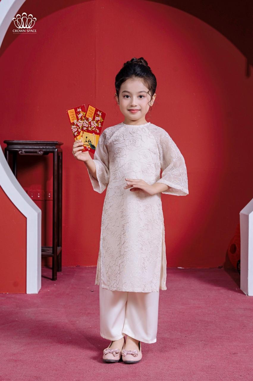 [🛒🇻🇳]Áo Dài Tơ Bé Gái Màu Kem Tinh Tế, Hiện Đại, Thanh Lịch | Crown Space CKGL9942101/CKGL9942102 – Crown Space , SKU – CKGL9942101.BE.4 – crownspace.vn 🇻🇳🛒Top1Shop🛒 🇻🇳Top1Vietnam🇻🇳 🛍🛒🇻🇳