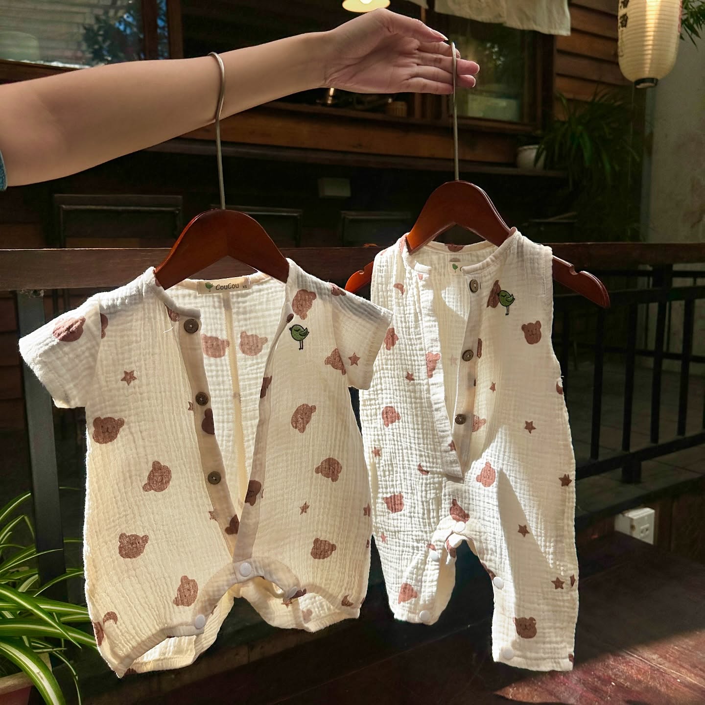 [🆕🇻🇳] CouCou – fun to wear, dress to impress 🧑‍🧒❤️️👶⭐️ Thứ 7, chủ nhật mà mặc set này đi ngoài đường, ai cũng tưởng chú gấu bông hengggg
Size XS, S, M cho bé từ 3-12kg mom nhan
, shares-0✔️ , likes-7❤️️ , date-2024-10-04 18:40:47🇻🇳🇻🇳🇻🇳📰🆕