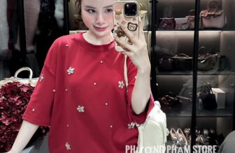 [🆕🇻🇳] Phương Phạm Store – Chuyên Quần Áo Quảng Châu Cao Cấp 👕 Top1Fashion 👗  Đỉnh nóc luôn , lâu lắm rùi mới ưng con áo phông nạ.
Phông đá QC siêu đẹp chất nó mềm nhũn mà dầy đầm tay đá to sáng cực luôn,
Nói chung đẹp đỉnh
, shares-0✔️ , likes-7❤️️ , date-2025-03-16 02:27:48🇻🇳🇻🇳🇻🇳📰🆕