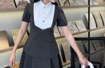 [🆕🇻🇳] The MAGNOLIA 👕 Top1Fashion 👗  [ 𝐁𝐎𝐍𝐂𝐈 𝐒𝐄𝐓 ]- Bí quyết tôn dáng cho nàng công sở!
Chất liệu vải GRAY cao cấp, thiết kế vân xước trendy cùng phần ngực xếp nếp giúp nàng che đi khuyết điểm , shares-2✔️ , likes-35❤️️ , date-2025-03-05 20:44:21🇻🇳🇻🇳🇻🇳📰🆕