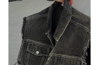 [🆕🇻🇳]  Thư Phùng Kids  🧑‍🧒❤️️👶⭐️ Chiếc gile bò phối đồ cho bé lên 1 tầm cao mới luôn , ngầu thực sự
Sz 100-160
, shares-0✔️ , likes-1❤️️ , date-2025-03-03 16:46:35🇻🇳🇻🇳🇻🇳📰🆕