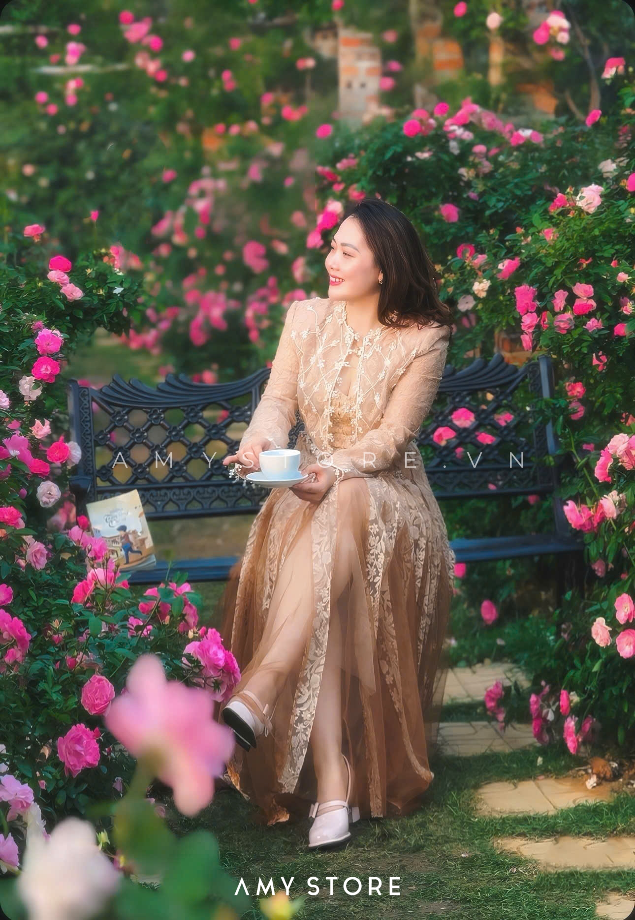 [🆕🇻🇳] Amy Store – nhãn hiệu thời trang thiết kế cao cấp, trẻ trung, hiện đại, nữ tính và thanh lịch 👕 Top1Fashion 👗  Dáng hình Nàng thơ trong từng đường nét váy áoChất liệu ren mềm mại, ánh be tinh tế tựa ánh nắng sớm mai, từng họa tiết thêu tay tinh xảo như vẽ lên một , shares-3✔️ , likes-66❤️️ , date-2025-03-12 16:00:16🇻🇳🇻🇳🇻🇳📰🆕