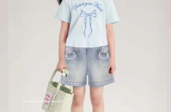 [🆕🇻🇳] Nữ Huỳnh Kids-437 Hoàng Diệu – Thời Trang Trẻ Em 🧑‍🧒❤️️👶⭐️ SIÊU PHẨM CHO GÁI IU DIỆN HÈ
Nguyên set này đi chơi hay đi học đều tiện ạ
– Áo croptop vải thun cotton co giãn 4C form rộng in nơ chuẩn nàng thơ.
– Quần sọ , shares-0✔️ , likes-0❤️️ , date-2025-03-06 14:13:49🇻🇳🇻🇳🇻🇳📰🆕