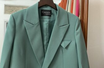 [🆕🇻🇳] Chemise by Zizichan – Vest, Blazer thiết kế được may thủ công 👕 Top1Fashion 👗  Còn duy nhất 1 ẻm áo size S , sale 50% còn 530k thôi ạ, mời các người đẹp múc ẻm luôn , mẫu này bên m ngừng trên mọi mặt trậnLưu ý : hàng sale shop ko s , shares-0✔️ , likes-10❤️️ , date-2025-03-09 22:52:48🇻🇳🇻🇳🇻🇳📰🆕