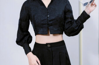 [🆕🇻🇳] ViS Store 👕 Top1Fashion 👗  M/X0 CROP SHIRT
☞Giá: 220kÁo sơ mi cách điệu form crop nhẹ nhàng, may 2 lớp sang xịn. Chất vải tơ họa tiết xinh xắn, mát, bên trong lớp vải cotton mịn.
, shares-0✔️ , likes-1❤️️ , date-2025-03-08 16:36:14🇻🇳🇻🇳🇻🇳📰🆕