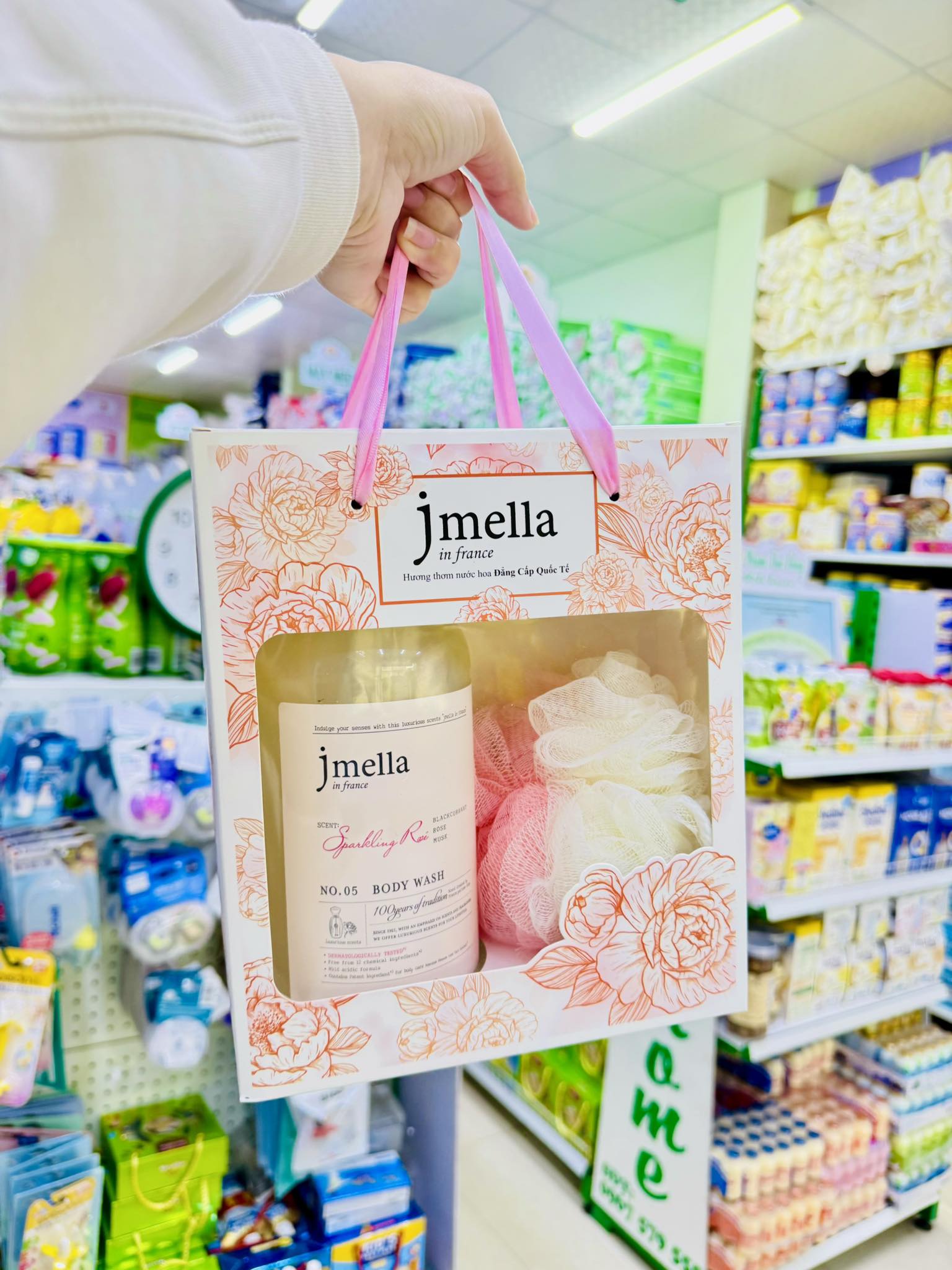 [🆕🇻🇳] Kids Home Nga Sơn – Baby Shark – cung cấp giải pháp, giúp đỡ các mẹ nuôi con hạnh phúc 🧑‍🧒❤️️👶⭐️ Tặng vợ, bà, mẹ, cô quá hữu ích
Set hộp đẹp: bao gồm 1 chai sữa tắm NƯỚC HOA 1000ml + 1 bông tắm ạ
Thân mời các mẹ
, shares-0✔️ , likes-1❤️️ , date-2025-03-07 16:16:59🇻🇳🇻🇳🇻🇳📰🆕