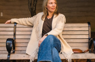 [???] Sai Gon Factory Outlet  ? Top1Fashion ?  𝐒𝐀𝐋𝐄 𝟒𝟗𝟎.𝟎𝟎𝟎Một đôi boots chất lượng từ thương hiệu 𝐙.𝐀.𝐑.𝐀 , được chế tác từ chất liệu da lộn cao cấp màu nâu, với thiết kế gót giày cao 5cm tinh tế và  , shares-0✔️ , likes-4❤️️ , date-2025-03-08 22:15:45????????