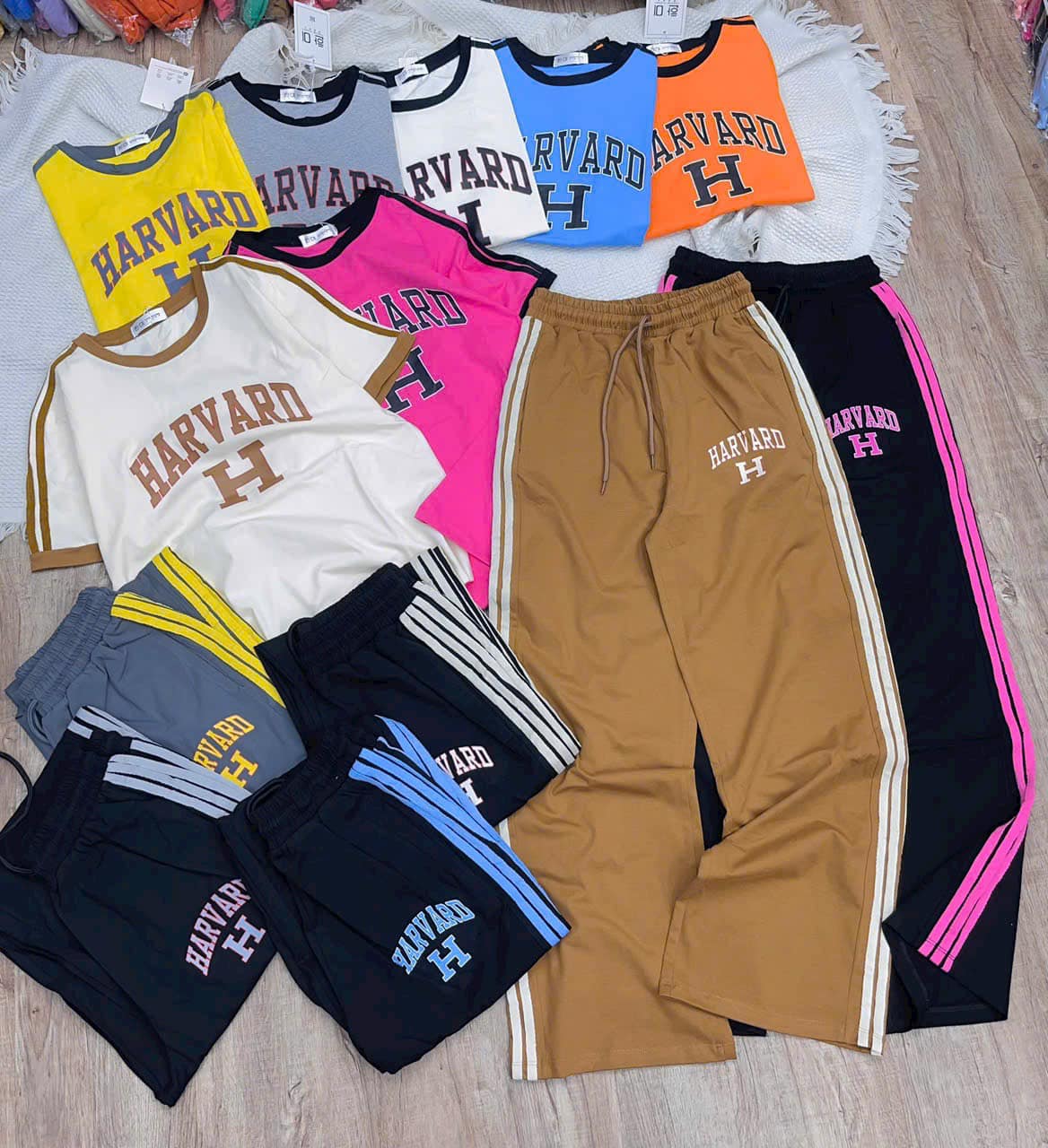 [???] LOLO. Boutique ? Top1Fashion ?  Bữa em thiếu khách nào
Nhắn em nhé
3⃣1⃣0⃣
, shares-0✔️ , likes-1❤️️ , date-2025-03-11 02:54:05????????