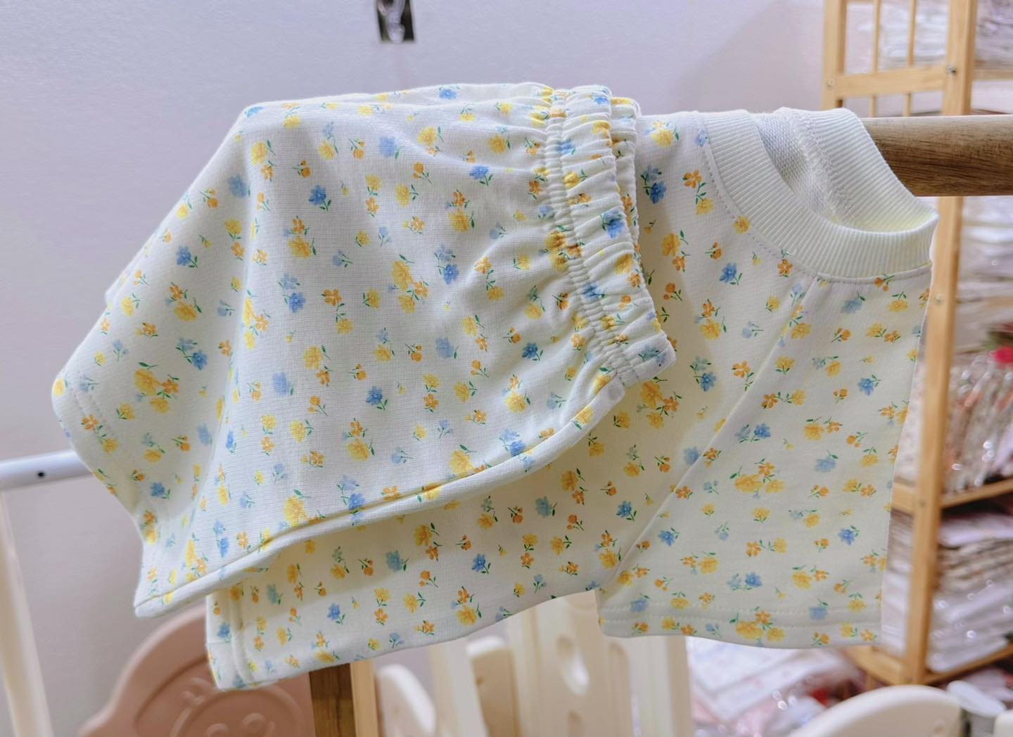 [🆕🇻🇳]  BU BABY WEAR – Đồ em bé – Đồ trẻ em 🧑‍🧒❤️️👶⭐️ NAY E ĐI ĐƠN NHA CẢ NHÀ!
Còn mã này ai lấy e đi luôn nha
95K
Xs: 8-12.5kg
S: 12.5-15kg
M: 15-18kg
L: 18-22kg
Xl: 22-27KG
, shares-0✔️ , likes-2❤️️ , date-2025-03-09 20:04:13🇻🇳🇻🇳🇻🇳📰🆕