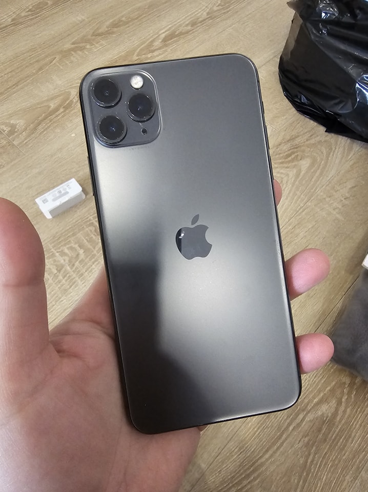 [🆕🇻🇳] Điện thoại xách tay Hàn quốc Công Dung ♥️️ Top1Shop 🛍️  11pro max/64gb đẹp keng, zin nét bản quốc tế chạy 2 sim full, chụp ảnh ko tiếng động. Giá như đùa 6.99tr pk sạc cáp 20w, dán,ốp. Bảo hành full 3 tháng alo  , shares-0✔️ , likes-3❤️️ , date-2025-03-09 23:56:54🇻🇳🇻🇳🇻🇳📰🆕