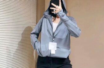 [???] Bảo Trân – Chuyên Hàng VNXK ? Top1Fashion ?  Khoác chống nắng ( 1 lớp).
200k
Size: L XL XXL (48- hơn 65kg).
2 túi ngoài khoá kéo. 2 túi trong to, tiện lợi.
chất vải chống nắng, mềm nhẹ mát…
, shares-0✔️ , likes-2❤️️ , date-2025-03-10 18:37:58????????