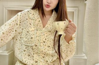 [🆕🇻🇳] Mai Anh Kids – Cửa hàng quần áo trẻ em 🧑‍🧒❤️️👶⭐️ Bộ ngủ em đang mặc thích thật các bác ạ hoa nhí xinh yêu mà chất mát nhẹ mặc cả bốn mùa đều ok hết mới thích chứ ạ
Quanh quẩn ở nhà cũng phải xinh nha các , shares-0✔️ , likes-21❤️️ , date-2025-03-03 05:25:49🇻🇳🇻🇳🇻🇳📰🆕