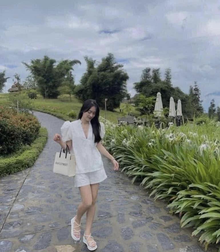 [🆕🇻🇳] THE OFFICIAL MACRO & MICRO BABIES CLOTHES 😎❤️️⭐️ Little Celine in Bluebell Camisole BodysuitSo adorable
, shares-1✔️ , likes-11❤️️ , date-2025-03-08 21:59:02🇻🇳🇻🇳🇻🇳📰🆕