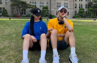 [???] TUẤN TÚ – Hàng Hiệu Xuất Khẩu ? Top1Fashion ?  mẫu pháo phông unisex diện đôi kiểu đơn giản với chất liệu cotton nhẵn đanh mịn diện hè bao thích nhé ạ
[ 𝗡𝗕𝗔 ] korea
size : 90(S) 95(M) 100(L)  , shares-0✔️ , likes-5❤️️ , date-2025-03-09 00:22:20????????