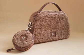 [🆕🇻🇳] Tạp Hoá Xuất Xịn – 02 – Cửa hàng quần áo 👕 Top1Fashion 👗  Túi A..igner Đẹp lắm ạ, túi kèm bóp nhỏ đựng tai nghe xịn lắm ạ
KT : 24 x 15 x 8cm
Zá : 2350k freeship
, shares-0✔️ , likes-0❤️️ , date-2025-03-08 00:31:44🇻🇳🇻🇳🇻🇳📰🆕