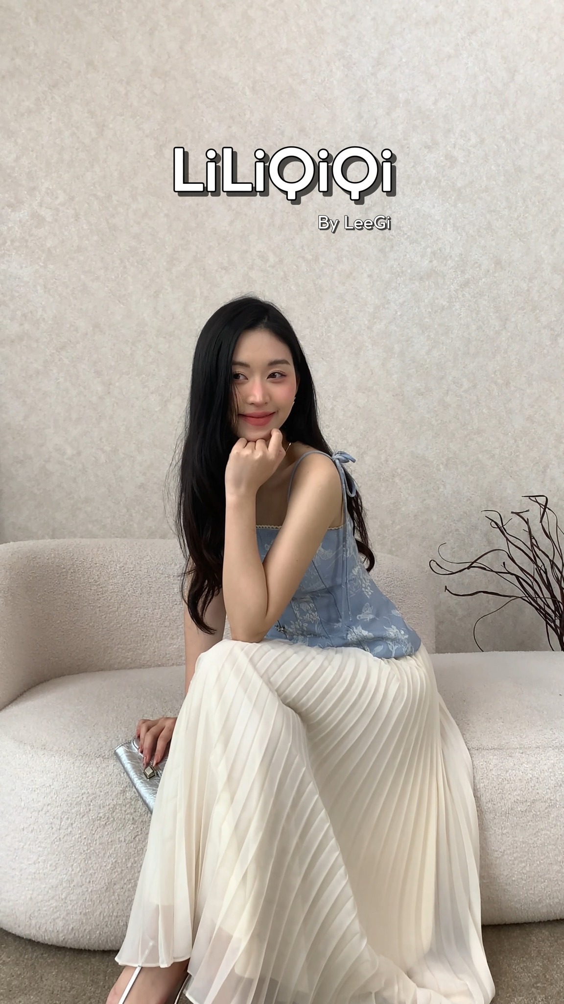 [???] LeeGi Design  ? Top1Fashion ?  Giao thoa giữa nét thanh lịch và vẻ đẹp bay bổng, dịu dàng nhưng vẫn đầy cuốn hút, khoác lên mình sắc xanh thanh thoát, nàng như một cơn gió mùa hè – nhẹ n , shares-0✔️ , likes-0❤️️ , date-2025-03-09 16:30:45????????