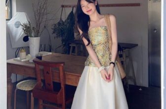 [🆕🇻🇳] Ngân – Chuyên sỉ hàng VNXK – KHO SỈ HÀNG VNXK SẴN TẬN XƯỞNG 👕 Top1Fashion 👗  SET ÁO CÚP HOA VĂN VÀNG MIX CV DÀI 2121
Gồm : áo cúp + cv xòe
Freesize
Lẻ #275k•••••••••••••••••♡•••••••••••••••••
Tuyển sỉ từ 5sp:
Join group sỉ#tho , shares-0✔️ , likes-0❤️️ , date-2025-03-10 06:34:34🇻🇳🇻🇳🇻🇳📰🆕