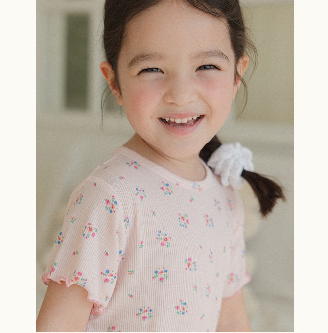 [???]  Tiệm Mẹ Cải chuyên săn sales, order thời trang thiết kế nội địa Hàn, thực phẩm & đồ dùng cho mọi nhà ?‍?❤️️?⭐️ Set này cũng xinh quá nà xinh nè các mẹ mê hoa nhí ơiii
#265k + kg (19k/lạng)
Bảng size form rộng rãi :
Sz100(12-15kg)
Sz110(16-19kg)
Sz120(19-22kg)
Sz13 , shares-0✔️ , likes-0❤️️ , date-2025-03-13 21:30:03????????