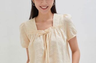 [???] ELIS Shop vnxk – 12 thiên hộ dương p1 Q. Gò vấp HCM  ? Top1Fashion ?  Áo Roem dư xịn
Hàng xuất xịn hãng này bên Hàn bán cao lắm ạ, form dáng trẻ trung nơ trước dịu lắm
Sz: S M—————————GIÁ CÔNG KHAI Ở GROUP:
, shares-0✔️ , likes-0❤️️ , date-2025-03-08 21:34:38????????