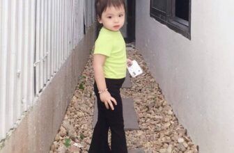 [🆕🇻🇳]  ToTo Kids – Chuyên Cung Cấp Sỉ Lẻ Thời Trang Trẻ Em Đa Dạng Mẫu Mã Kiểu Dáng,Hottrend 🧑‍🧒❤️️👶⭐️ MÊ XỈU LUNNNNN NHA
Áo crop top mix quần loe cưng xĩu lunnnMặc mát lạnh sướng cả người luônThật sự mã này bé thích mặc đi học lắm, mát, xinh mà thoải , shares-0✔️ , likes-1❤️️ , date-2025-03-14 18:18:28🇻🇳🇻🇳🇻🇳📰🆕