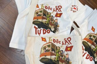 [🆕🇻🇳] Baby Closet luôn muốn được đồng hành cùng các mom chăm sóc, bảo vệ và yêu thương các con 🧑‍🧒❤️️👶⭐️ VIỆT NAM QUÊ HƯƠNG TA ƠI. CÙNG NHAU HƯỚNG VỀ 30/4  – 2/9 Ạ
#bé #99k thêm túi #39k
#mẹ #129k
Bảng size tham khảo:
0: 6-8kg
1: 8-10kg
2:10-12kg
3:12-14kg
, shares-0✔️ , likes-4❤️️ , date-2025-03-10 19:44:42🇻🇳🇻🇳🇻🇳📰🆕