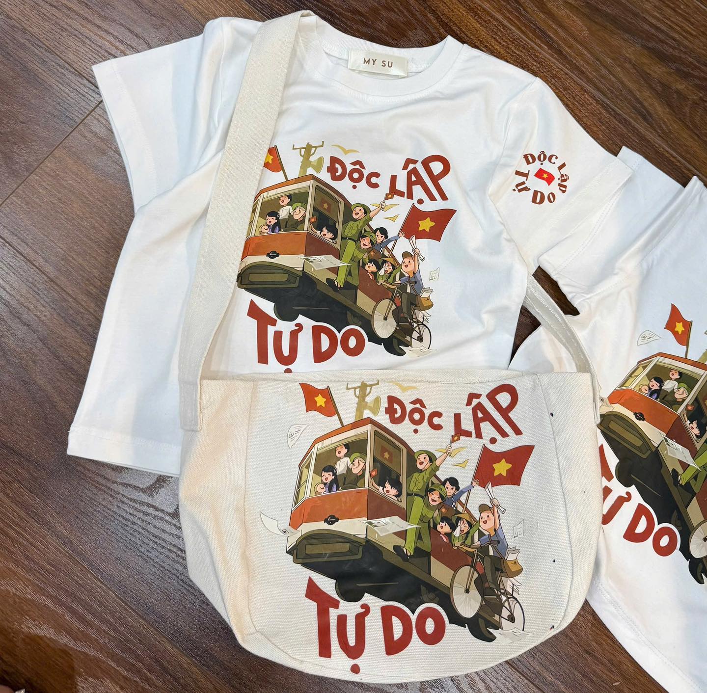 [🆕🇻🇳] Baby Closet luôn muốn được đồng hành cùng các mom chăm sóc, bảo vệ và yêu thương các con 🧑‍🧒❤️️👶⭐️ VIỆT NAM QUÊ HƯƠNG TA ƠI. CÙNG NHAU HƯỚNG VỀ 30/4  – 2/9 Ạ
#bé #99k thêm túi #39k
#mẹ #129k
Bảng size tham khảo:
0: 6-8kg
1: 8-10kg
2:10-12kg
3:12-14kg
, shares-0✔️ , likes-4❤️️ , date-2025-03-10 19:44:42🇻🇳🇻🇳🇻🇳📰🆕