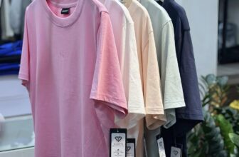 [???] TUẤN TÚ – Hàng Hiệu Xuất Khẩu ? Top1Fashion ?  ____𝐗𝐄𝐗𝐘𝐌𝐈𝐗  𝐤𝐨𝐫𝐞𝐚𝐧 𝐛𝐫𝐚𝐧𝐝
mẫu áo phông crop dành cho chị em với thành phần Fabric Cotton giữ màu và form áo tránh bai rão nhé ạ .
size : s | M | L |  , shares-1✔️ , likes-7❤️️ , date-2025-03-12 02:51:15????????